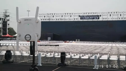 漢能全球首款太陽能動(dòng)力汽車發(fā)布會(huì)現(xiàn)場(chǎng)圖